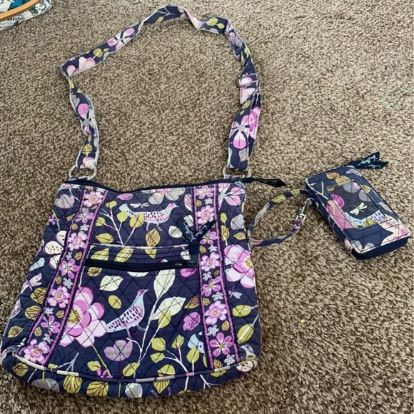 Vera Bradley cross body and matching wallet - Picture 1 of 1